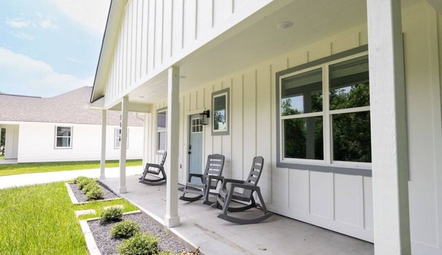 Modern Nest - Brand New House w/modern amenities