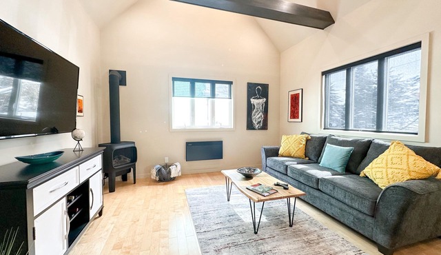 Modern New Build Minutes from Uptown Saint John, Area 506, and TD Station
