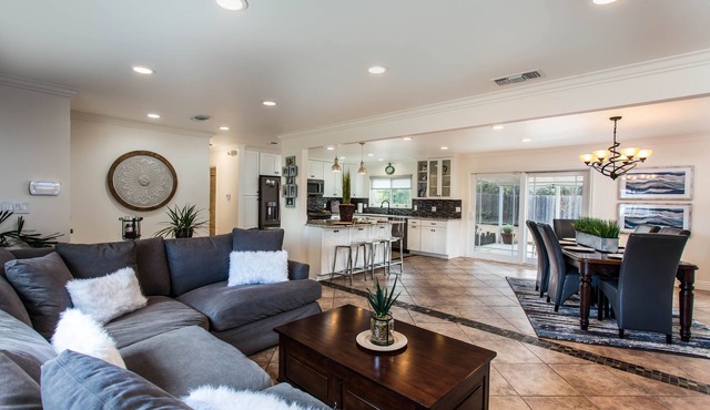 Modern Newbury Park Home| Netflix| Quiet| Safe| Meticulously Clean