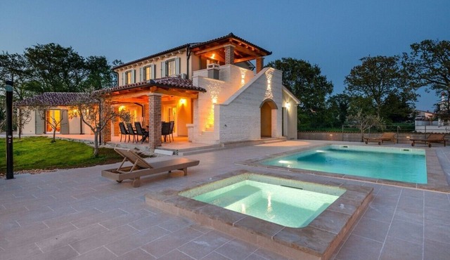 Modern, newly built villa located in Kavran