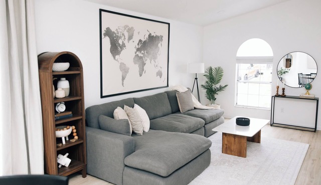 Modern & NEWLY remodeled home in Jacksonville with an AMAZING location.