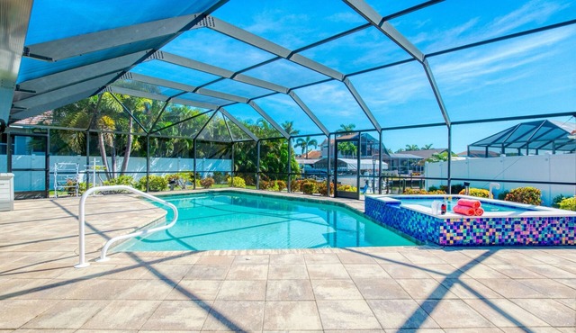 Modern, newly renovated villa, canal side location, for golf lovers