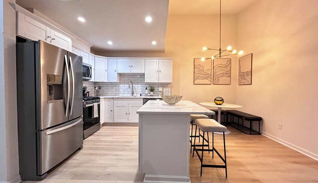 Modern newly renovated 3-bedroom duplex in welcoming Sacramento with Wi-Fi, AC