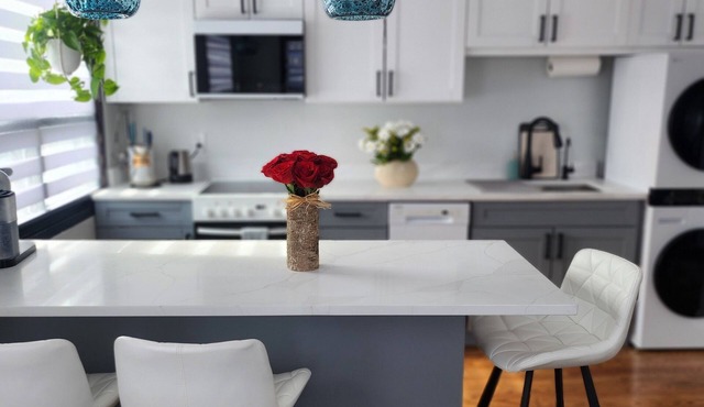 Modern Newly Renovated 2-Bedroom Apartment Near Teaneck – MetLife, NYC