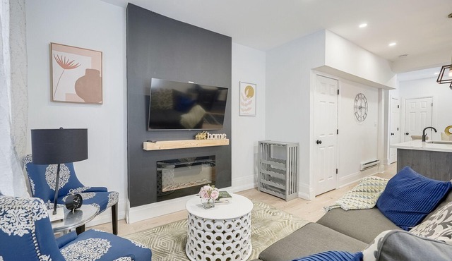 Modern Niagara-area Spa-like Home