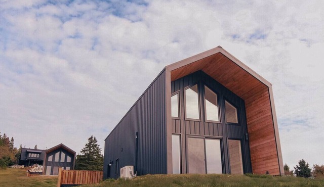 Modern Nordic Cabin 1 w/Hot Tub & Views