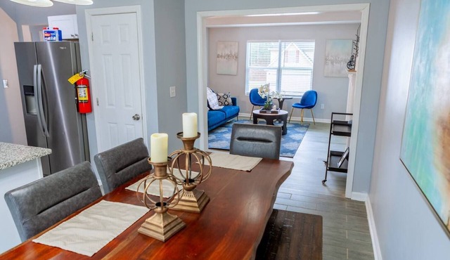 Modern Oak w/6BD - 3BR Sleeps 12