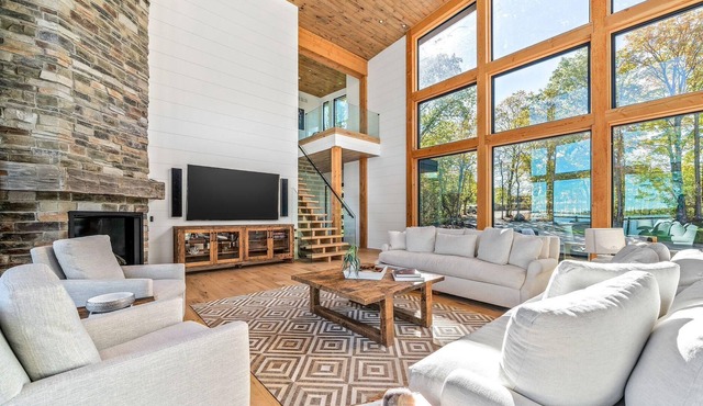 Modern Oasis 8bed 8bath cottage on Balsam Lake with all the Luxurious offerings!