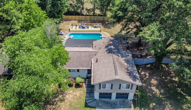 Modern Oasis at the W- ***LUXURIOUS HEATED POOL NOW OPEN***