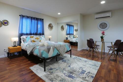 Modern Oasis Studio - near LAX, SoFi, USC, DTLA