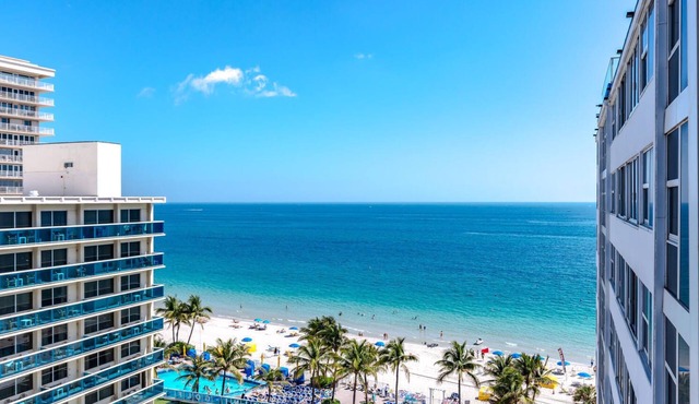 Modern Ocean Beach Condo 3BR "On the Sand" w POOL