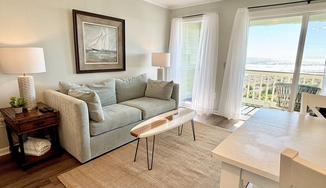 Modern Ocean Front Condo! Community Pool & Pier!