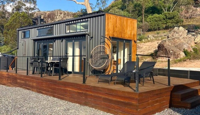 Modern Off-Grid Tiny House, Rylstone