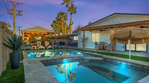 Modern Old Town Paradise Oasis Yard wPool Spa