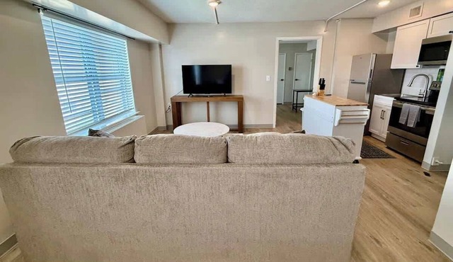 Modern Omaha Apartment Near Dining & Attractions