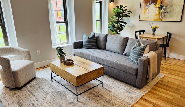 Modern One Bedroom Apartment in the Heart of Downtown Ann Arbor
