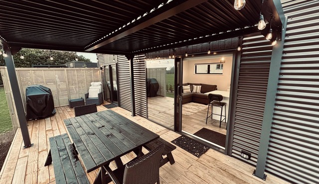 Modern One Bedroom Cottage with Farm Views