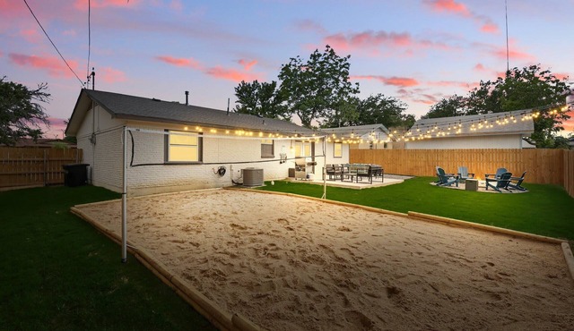 Modern Open-Concept | 4-BD/3-BA with Backyard