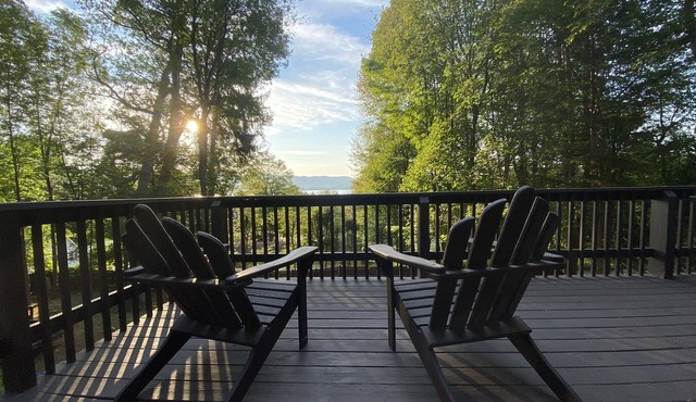 Modern open concept house w/Lake George views, private beach- 5 mins to village