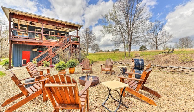Modern Outdoor Escape: Deck, Kayak, Mtn Views