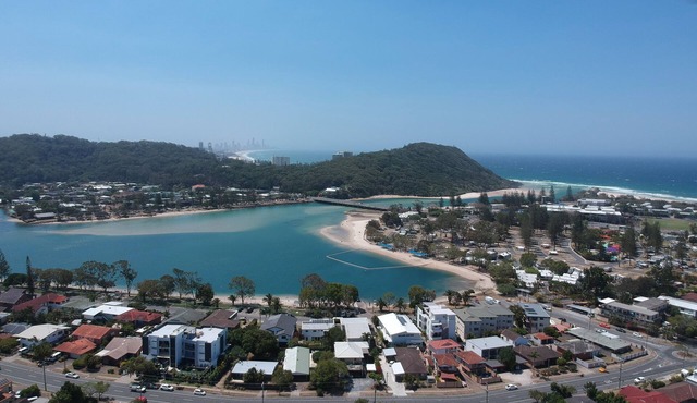 Modern Palm Beach getaway right near Talle Estuary