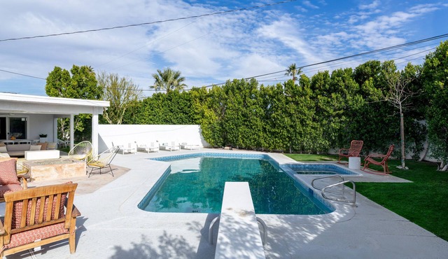 Modern Palm Springs Jewel