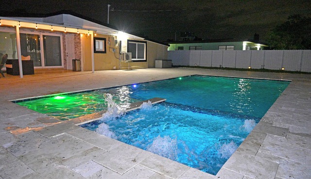 Modern Palm Springs Getaway Private Heated Pool