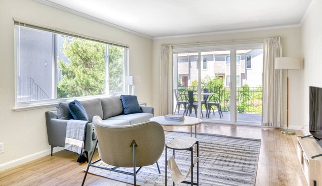 Modern Palo Alto 2BR w/W/D & Garden, near FB & Google, by Blueground