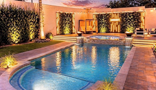Modern Paradise 15 min 2 Coachella Festival 0.30 acres Lot With misty Huge pool