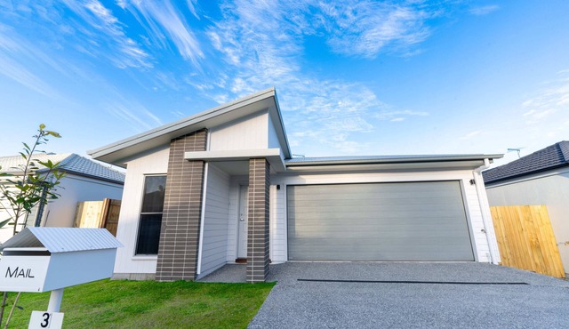 Modern Park Ridge Haven – Perfect for Families!