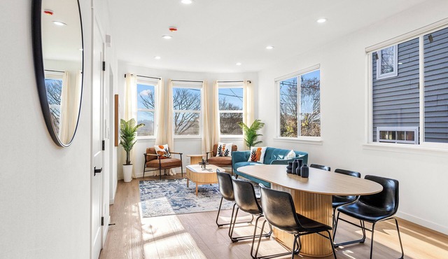 Modern Parkside Seattle Retreat