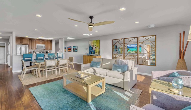 Modern Penthouse Condo w/Ocean Views