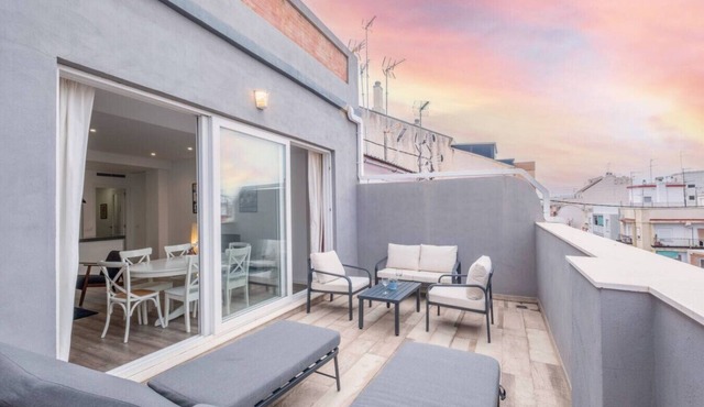 Modern Penthouse with Private Terrace