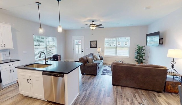 Modern & Pet-Friendly 3BR Stay Near MTSU
