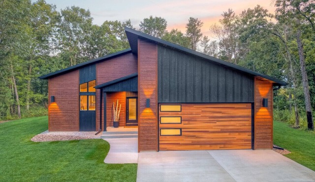 Modern Pines | Hot Tub · Theater · Arcades · Luxe