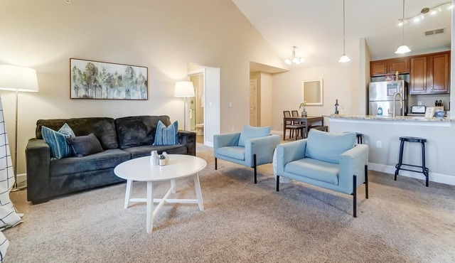 Modern Polaris 2BR | Top Floor | Gym | W/D | WiFi