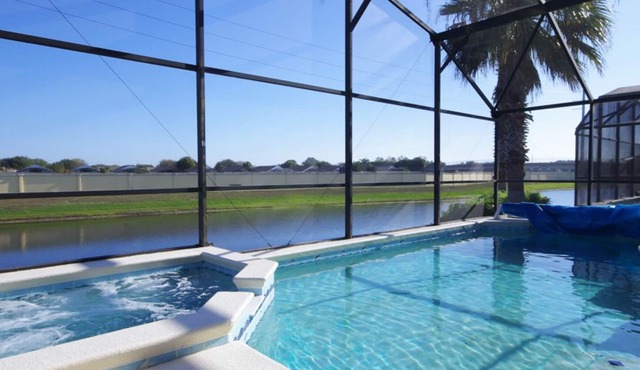 Modern Pool Home, 3 Master Suites, Lake View & Games Rm Disney 3 Miles