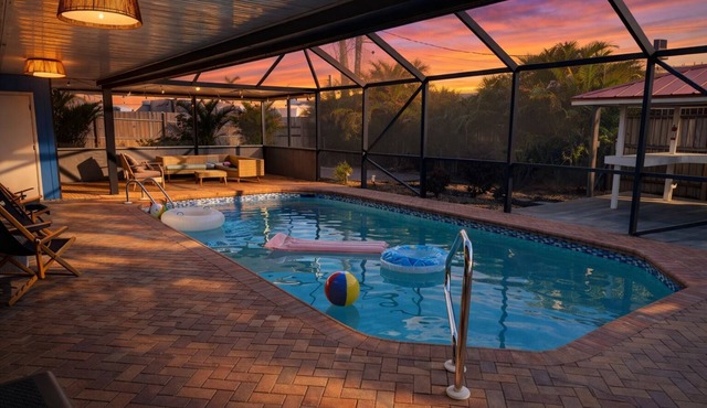 Modern Pool Home Central Fort Myers Location