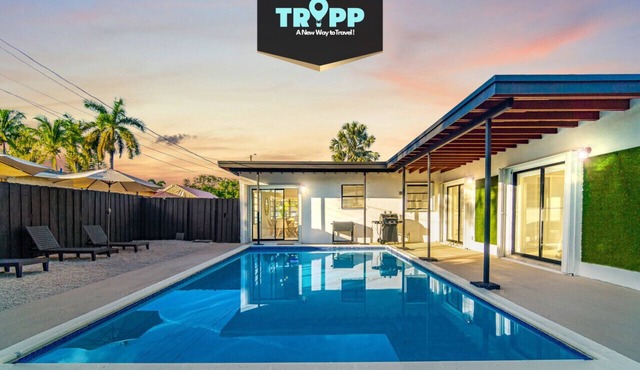 Modern Pool Home - Great for Families.