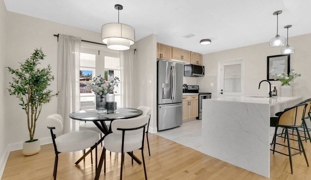 Modern Poolside Bungalow in the Heart of Orlando