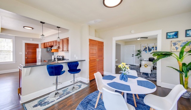 Modern Portsmouth Apartment: Walk to Norfolk Ferry