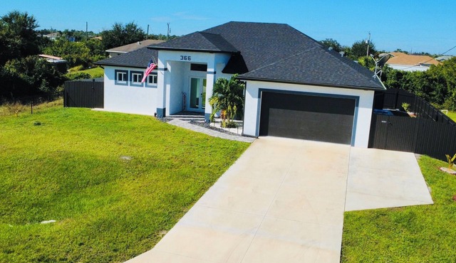 Modern & Private Apartment with Kitchen in Lehigh Acres – Independent Entry