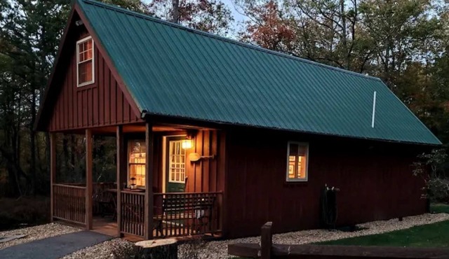 Modern, Private Cabin 20 Minutes From Penn State, Breakfast Items Included