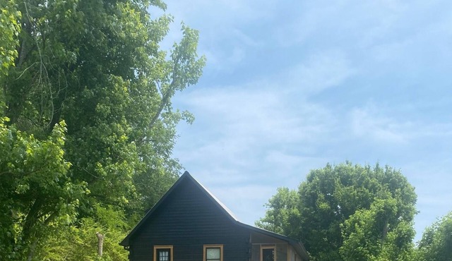Modern, Private Cabin on the Sequatchie River, float, kayak, fish, play, relax!