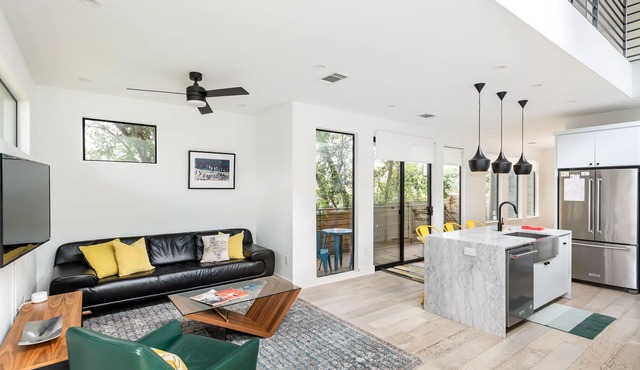 Modern & Private East Austin Digs!