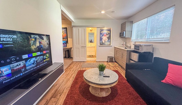 Modern Private Guest House in Seattle