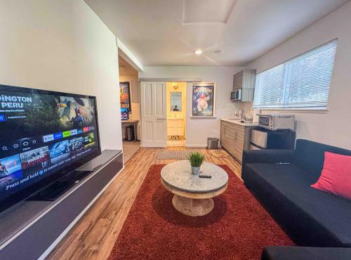 Modern Private Guesthouse in Seattle