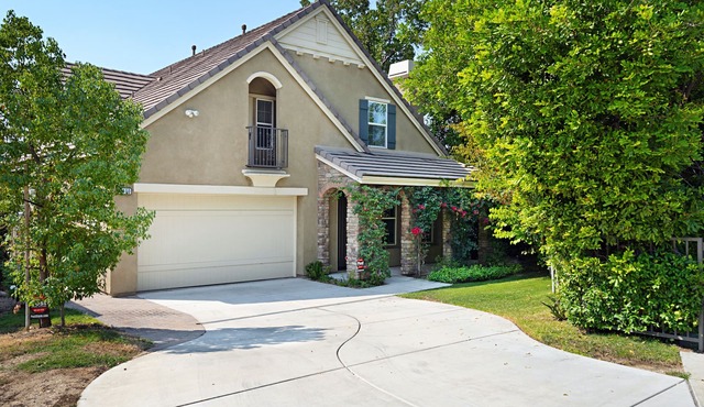 Modern, Private Home in Pasadena, 5br/4.5ba