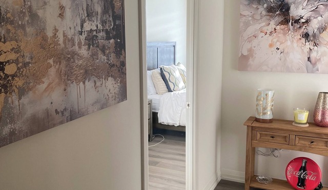 🛏️ Modern Private Room with Ensuite – 2 Min Walk to Vaughan Mills