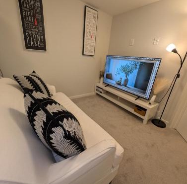 Modern Private Suite - Quiet & Central Winnipeg